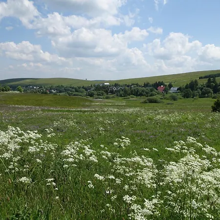 Krusne - Bike Friendly アパート
